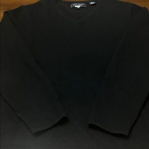 Navy Cutter Men's Cashmere V-Neck Sweater in Black